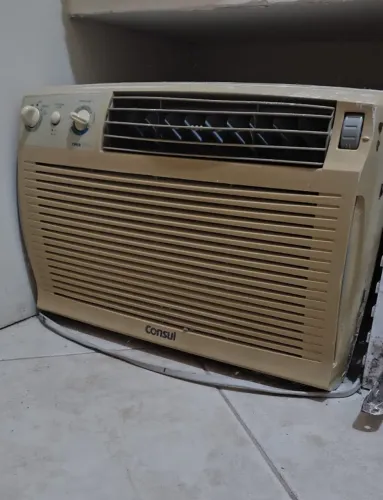 Vendo ar condicionado semi novo!!! Ótimo estado .