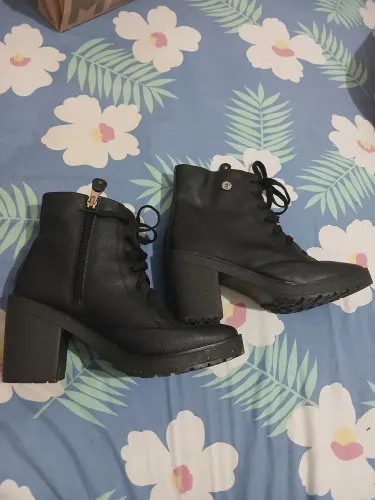 Bota cano curto