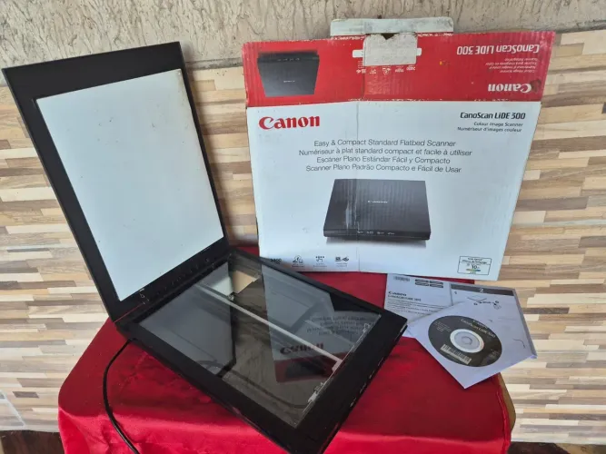 Vendo Scanner Canon Líde 300 Com Resolução de 2400 dpi Excelente