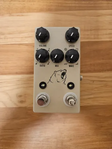 Pedal JHS Kodiak Tremolo para Guitarra em excelente estado (praticamente novo)!