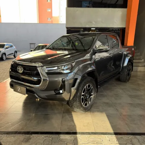 Toyota Hilux CD SRX Plus 4X4 2.8 TDI Die. Aut. 2024