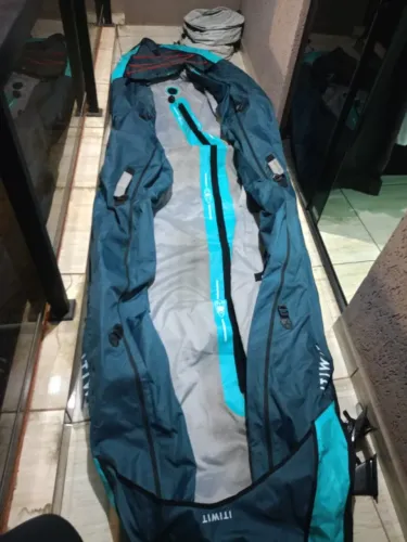 caiaque inflável da marca Itiwit,modelos P/  3 lugares.