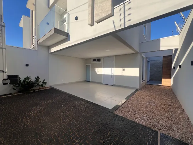 Alugo Sobrado na 303 Sul