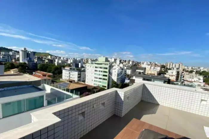 Cobertura com 3 Quartos e 3 banheiros para Alugar no Bairro Castelo!