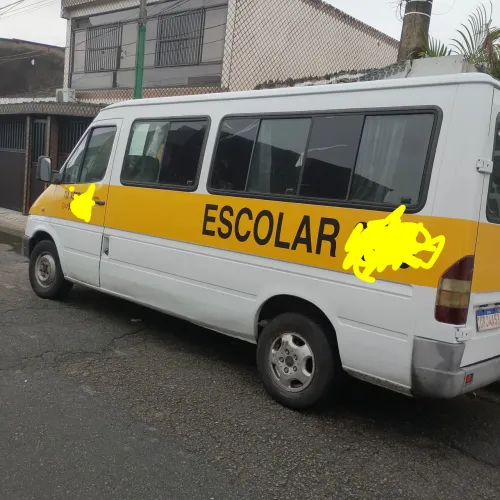 Escolar Sprinter 311 ano 2002 rodando em santos