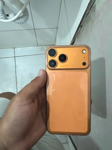 Iphone Xs Max na carcaça do 17 Pro Max