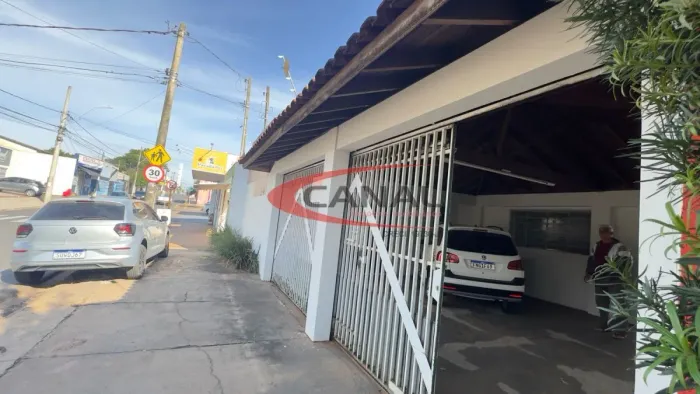 Sobrado para venda com 261,13 m² e 3 quartos em Vila Falcão, Bauru - SP
