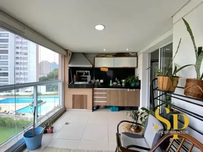 Apresentamos este incrível apartamento de 171m² no desejado condomínio The Parker Aclimaçã