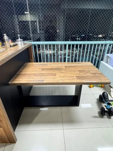 Mesa com Balcão