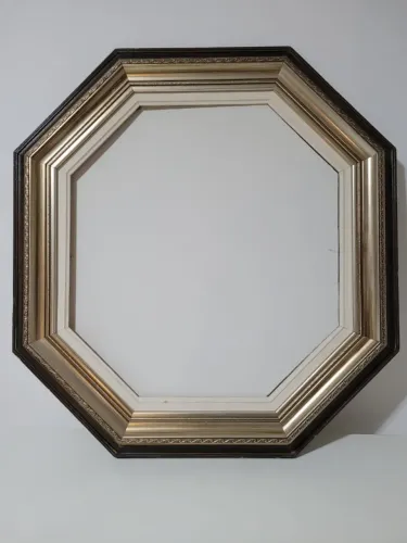 Moldura Oitavada (Octogonal) Vintage em Madeira - 75x70 cm
