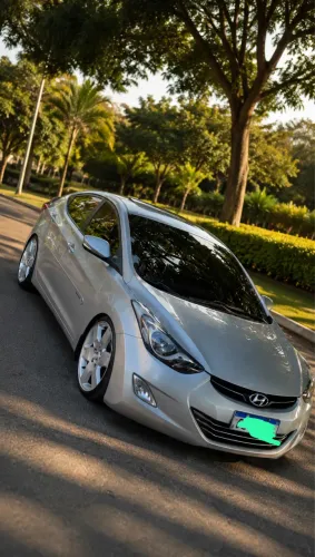 Hyundai Elantra GLS 1.8 16V Aut. 2013