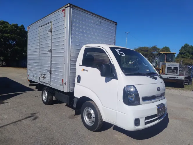 Kia Motors Bongo K-2500 2.5 4X2 TB Diesel 2015