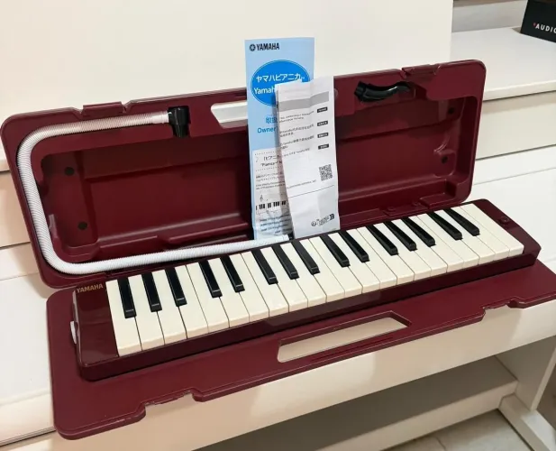 Escaleta yamaha p37D, seminova