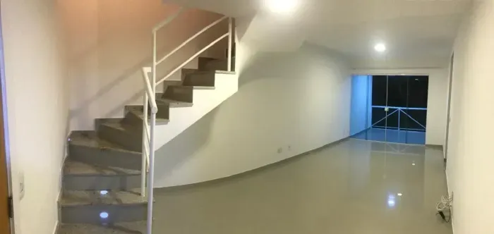 Cobertura à venda no Condomínio Sesmarias , Bairro Samambaia - Petrópolis - RJ