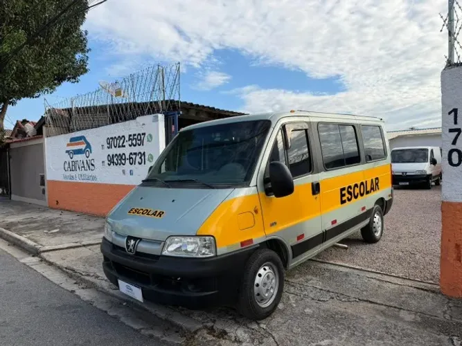 Peugeot Boxer 2.3 Minibus 15/16l TB Diesel. 2011