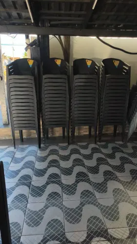 Cadeiras novas com braço
