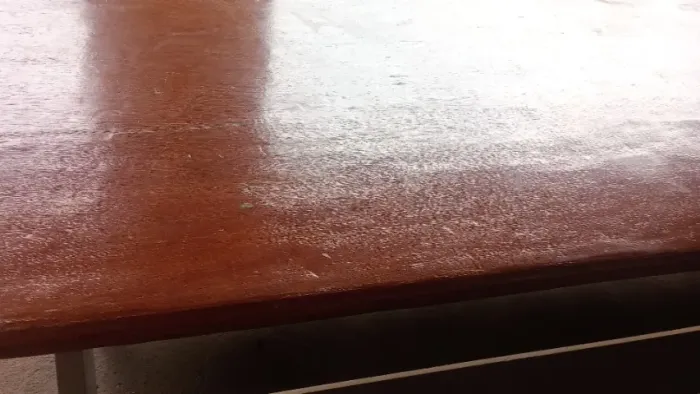 Mesa de madeira para área de lazer