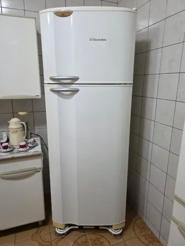 Geladeira 470 Lts Electrolux R$ 800,00
