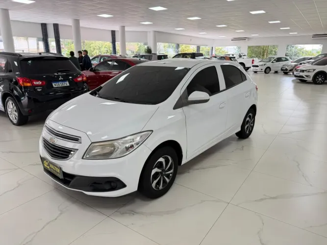 Chevrolet Onix Hatch LT 1.0 12V Flex Mec. 4P 2015