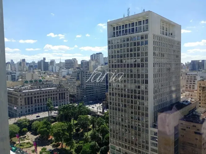 CONJUNTO COMERCIAL 257M² / VÃO LIVRE / SALAS FECHADAS / AR-CONDICIONADO CENTRAL / ÓTIMA LO