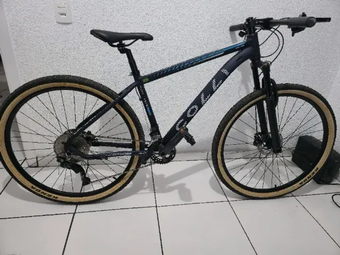 Bicicleta Aro 29 Colli Landscape 20v Shimano Deore