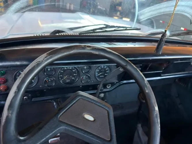Ford 11000 Caçamba de Entulho + 19 Caixas - Motor Feito e Pneus Novos