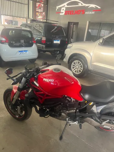 Ducati monster Ano 2015