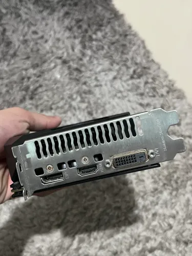 PLACA 1650 GTX 4g