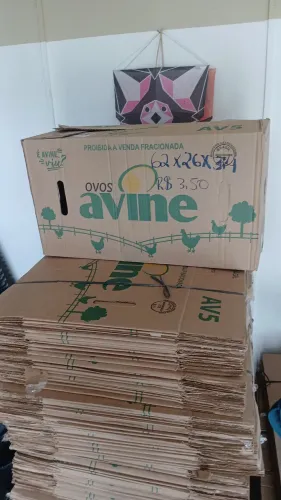 Caixa de papelao na oferta