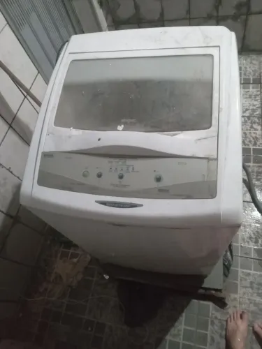 Vendo máquina de lavar com defeito.