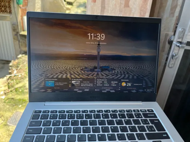 Samsung Galaxy Book Go | Snapdragon 7c Gen 2 | 4GB RAM | 128GB | Windows 11