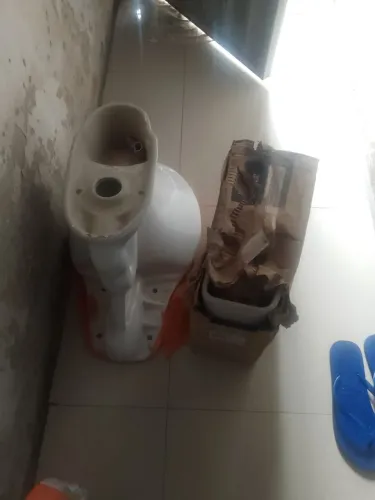 Vaso sanitário acoplado pia de banheiro e lavatório de roupa, tudo por $600