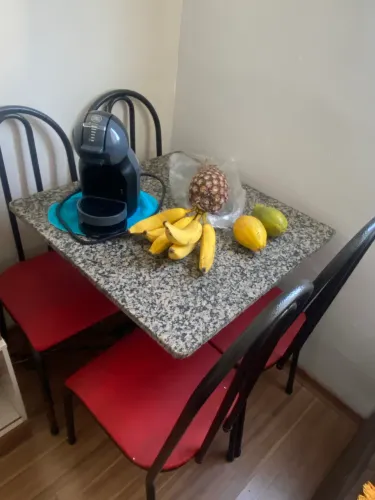 Vendo Mesa 4 Cadeiras