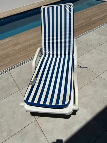 Vendo Espreguiçadeira (sem defeitos, em bom estado)