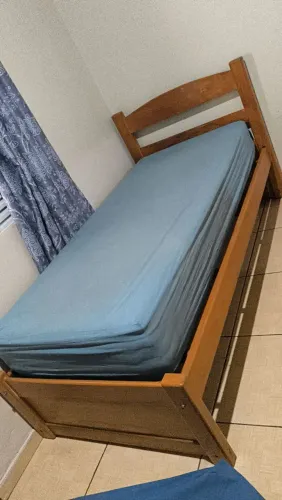 Cama solteiro madeira maciça