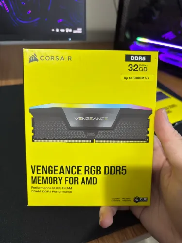 Memória RAM Corsair Vengeance 32GB (2x16GB), 6000mhz, CL36, RGB, Preto