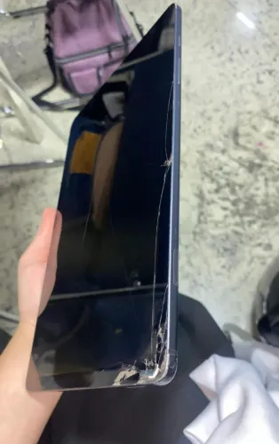 Para concerto: Tab s6 Lite, 128gb. Tela trincada, Touch funcionando.