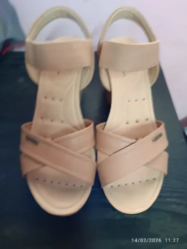 Vendo tamanco número 36 apenas 80 reais 