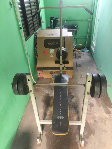 Equipamento supino x puxada costas