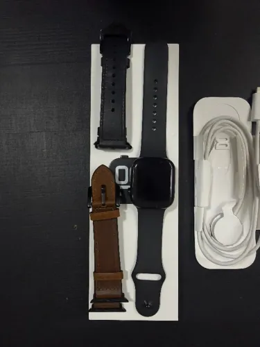 Apple Watch Series 10 GPS ? Caixa preta brilhante de alumínio - 42 mm ? Pulseira esportiva