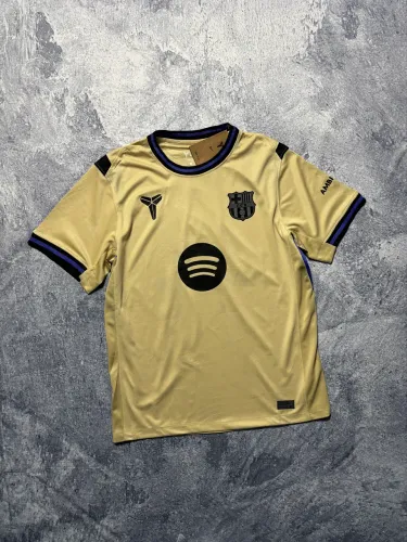 Camiseta Barcelona x Kobe 24/25 - Torcedor Masculina
