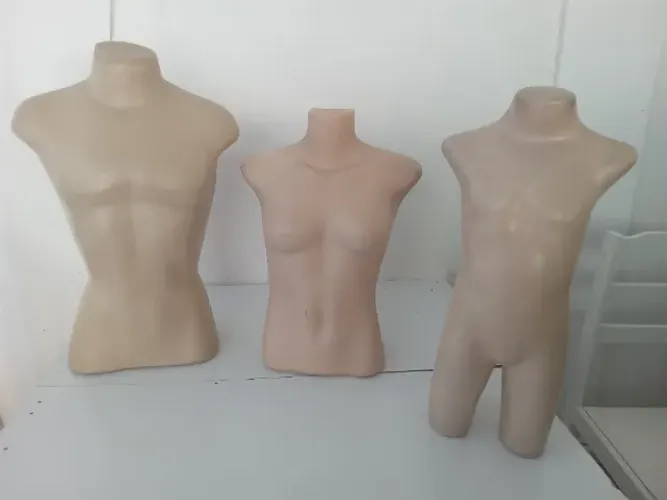 Varios bustos masculino, feminino e infantil