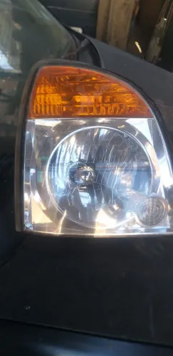 Farol de hyundai hr 