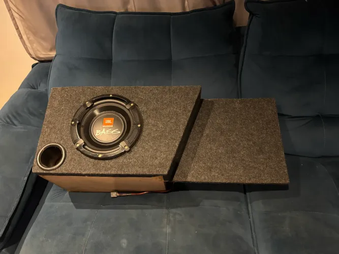 Caixa JBL Seleniun com falante de 350 rms 