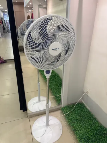 Ventilador mondial de pé
