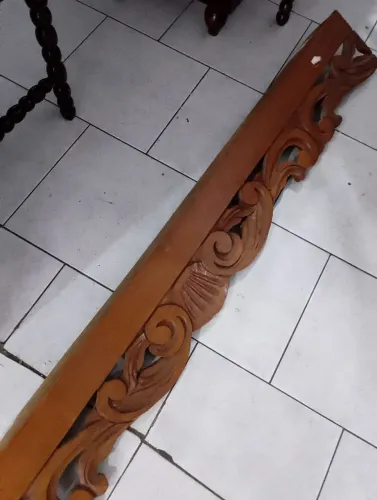 Bando de cortina em madeira