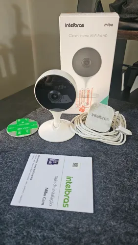 Câmera Intelbras Mibo Cam IM3 C Wi-Fi + Cartão Micro SD 32GB
