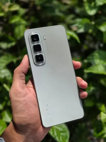 Infinix Hot 50 pro, com caixa e carregador turbo