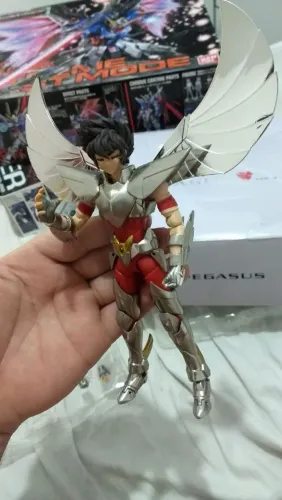 Seiya de pagasus v3<br>Great toy<br><br>Detalhe: peça do cinto em falta por isso o valor