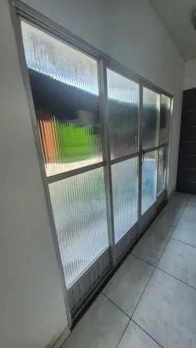 Porta alumínio 4 folhas